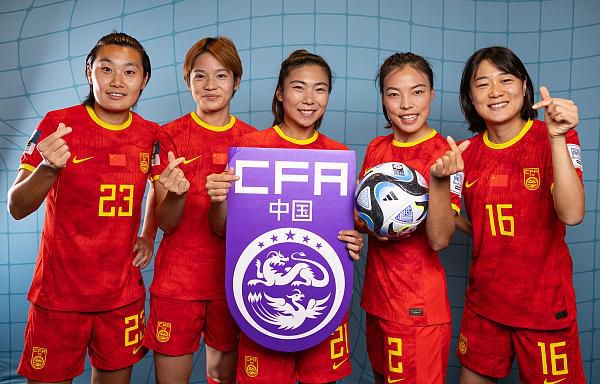 回头偷偷看我