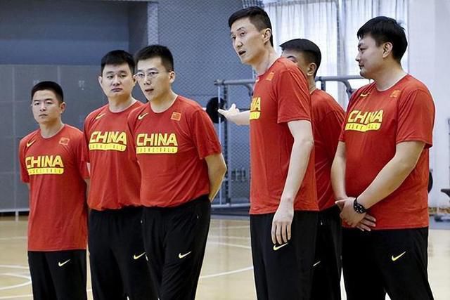 饥饿的业余阿姨